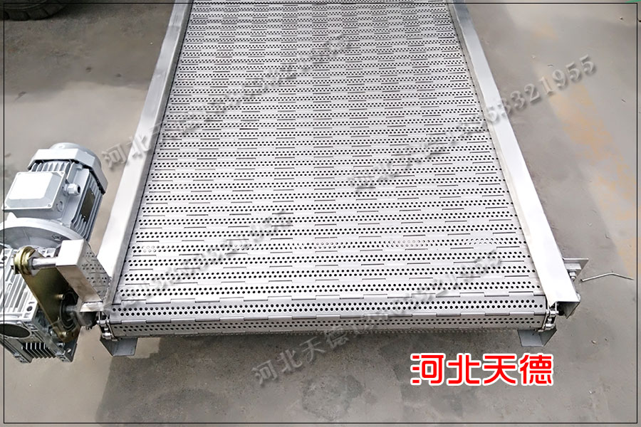 不銹鋼304鏈板輸送機(jī)
